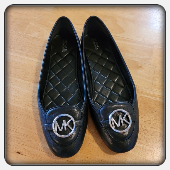 EUC Woman's Michael Kors Black Lillie Moccasins Size 10M - Picture 2 of 9